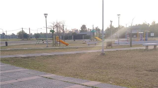 Así quedaron los espacios públicos tras los festejos de los jóvenes