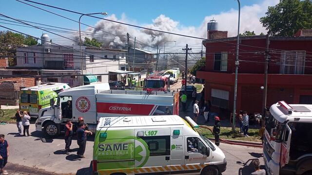 Incendio en una fábrica de químicos en Berazategui.