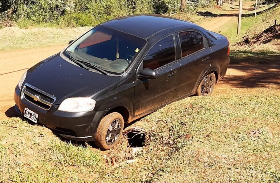 Insólito: le robaron, los persiguió y terminó en una alcantarilla