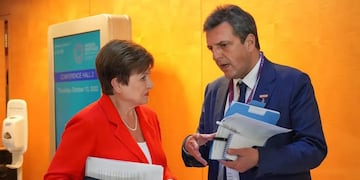 Kristalina Georgieva, titular del FMI, junto al ministro de Economía, Sergio Massa. (Ministerio de Economía)