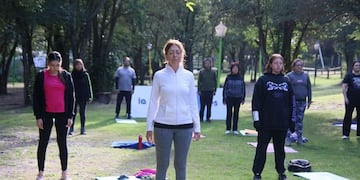 Prácticas de yoga a metros del Hotel Edén.