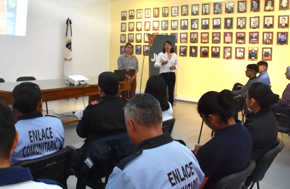 Grooming, bullying y violencia: policías de Jujuy, al ataque