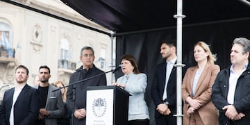 El gobernador de Santa Fe, Maximiliano Pullaro, y la ministra de Seguridad de la Nación, Patricia Bullrich, lanzaron el Plan Bandera en Rosario.