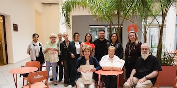 Profesionales de museos y universidades de Europa y Estados Unidos conocieron la Fábrica de Alfombras, el Museo del Poncho y talleres artesanales.