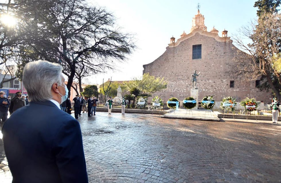Córdoba cumple 448 años: Llaryora y Calvo encabezaron el acto principal
