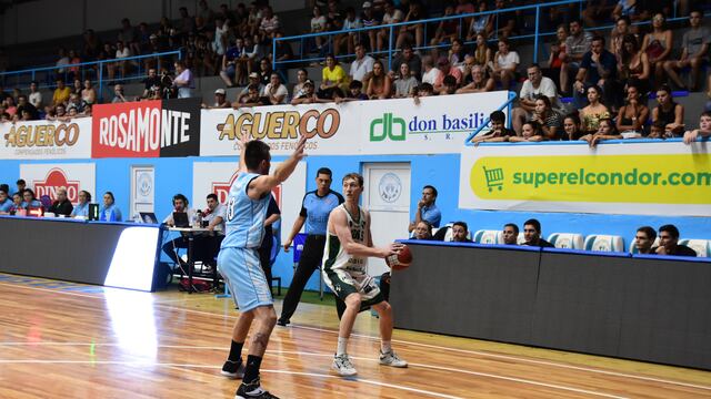 El escolta cordobés Federico Mariani y una buena participación en la visita de Atenas a Oberá Tenis de Misiones. (Fabian Aguero/ Prensa Obera TC)