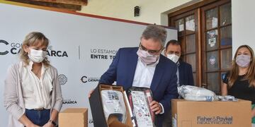 Jalil entregó nuevos equipos para el Hospital “Carlos G. Malbrán”