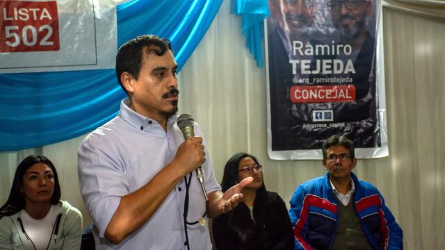 Omar Gutiérrez, candidato a diputado provincial, encabezó la reunión del frente Jujuy Crece con vecinos de Chijra.