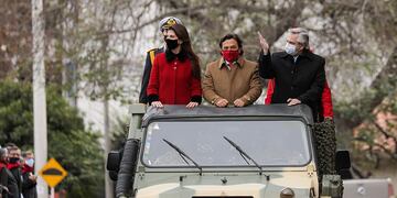 Gustavo Sáenz junto al presidente, Alberto Fernández y la intendente de Salta Capital, Bettina Romero