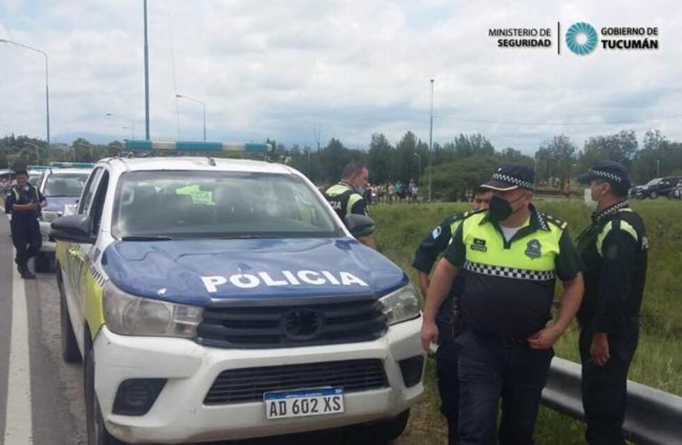 Un camión cayó al vacío y vecinos de la zona intentaron saquear la mercadería