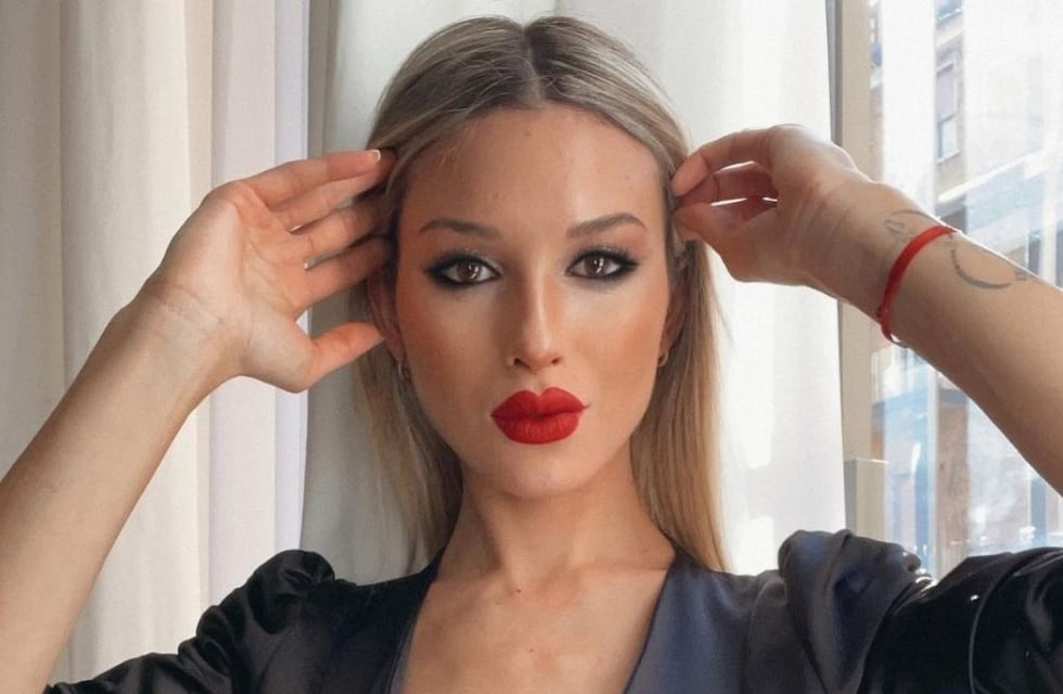 Agustina Gandolfo y su look para ir a una degustación: ¿la rompe o es raro?
