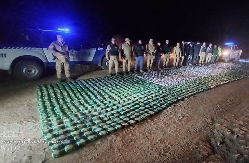Escaparon de un control policial en Eufrasio Loza y abandonaron su vehículo con toneladas de droga