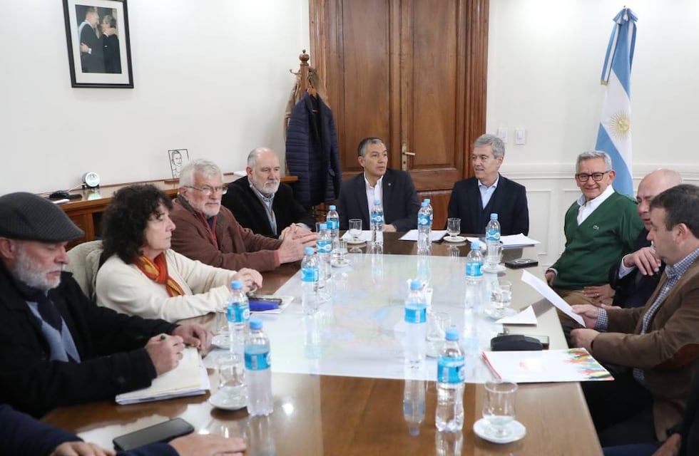 Paritarias en Santa Fe: el Gobierno ofreció 51 % de aumento y cláusula gatillo