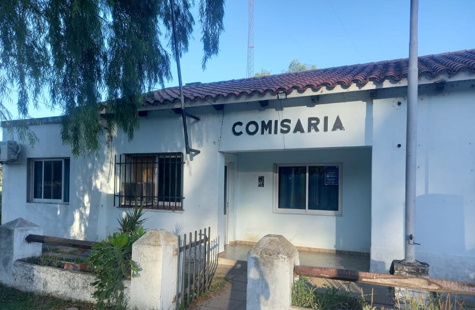 Robo osado en una subcomisaría de Santa Fe: se llevaron un patrullero y armas