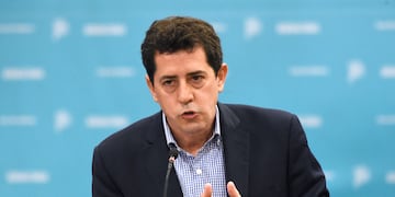 Eduardo Wado De Pedro confirmó que tiene coronavirus y deberá permanecer aislado.