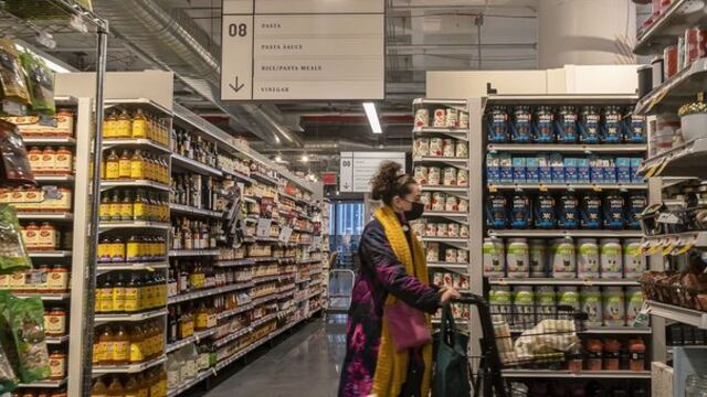Los precios de la inflación se ven reflejados en los alimentos, así como también en los combustibles.