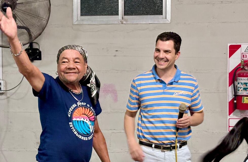 Reconociendo la labor del empleado comunal en Humberto Primo