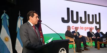 El gobernador de Jujuy, Carlos Sadir, fue uno de los oradores en la apertura de la jornada “Energía Cultivada. El Bioetanol en el Desarrollo del NOA” realizada en San Miguel de Tucumán este martes.