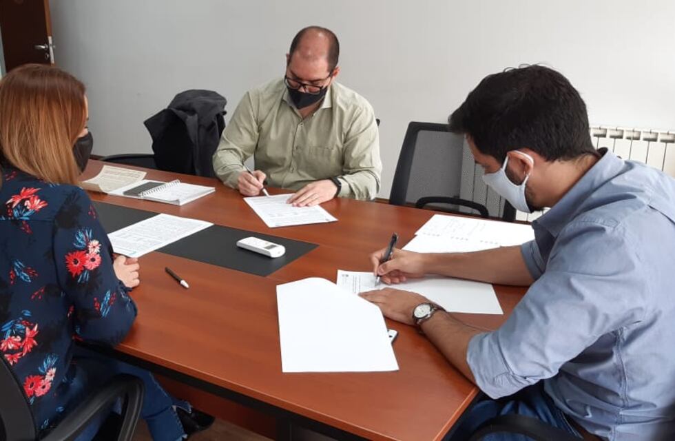 Acuerdan precios para la canasta navideña