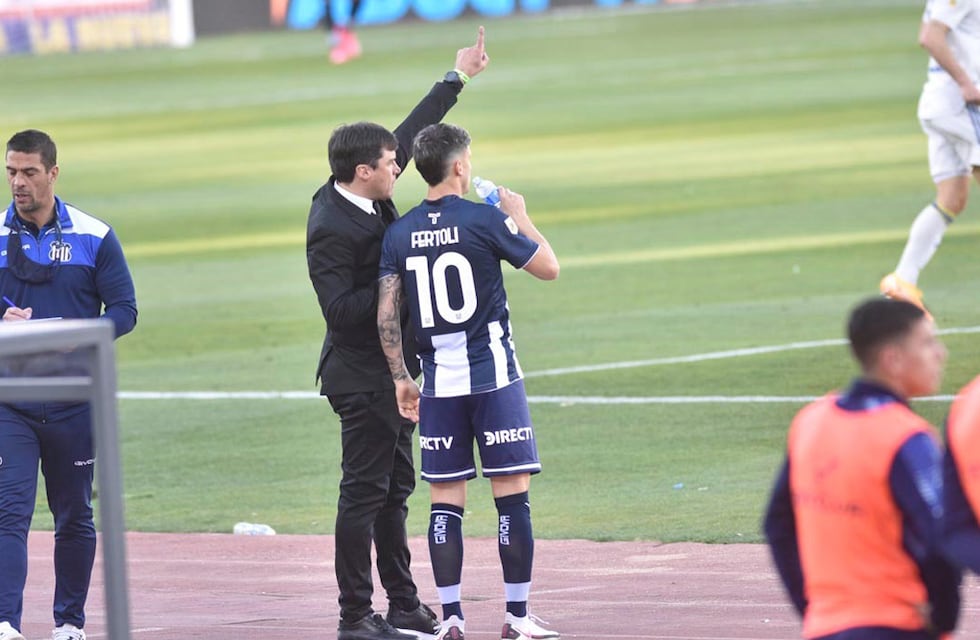 Racing Club también se anota por el Cacique Medina