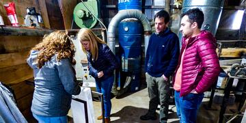 Gobierno visitó la fábrica de Briquetas- Biomasa
