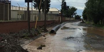 La última tormenta tapó las excavaciones de la obra de agua en Rosario de Lerma.