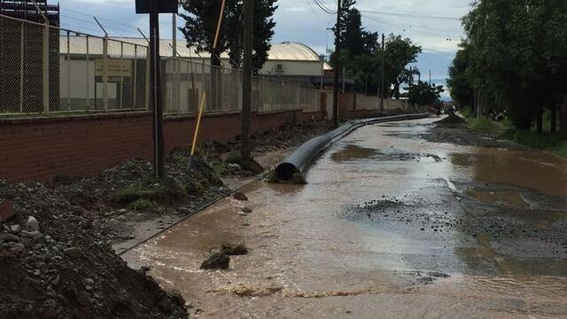 La última tormenta tapó las excavaciones de la obra de agua en Rosario de Lerma.