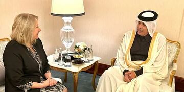 La senadora Silvia Giacoppo se reunió en Doha con S.E. Hassan bin Abdulla Al-Ghanim, presidente de la Shura de Qatar.