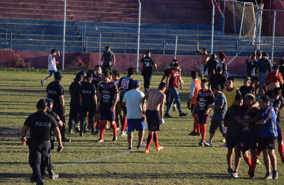 Violencia: luego de los graves incidentes entre Talleres y Rodeo, la final será a puerta cerradas