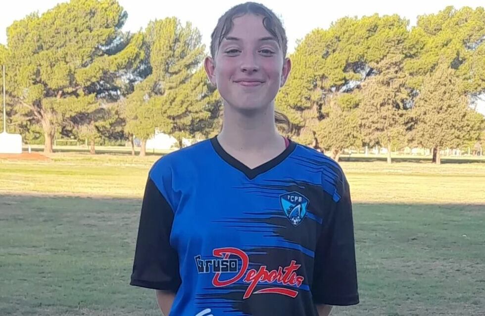 Fútbol Femenino: con tres goles de Sofía Mattos, Puerto Belgrano volvió a ganar