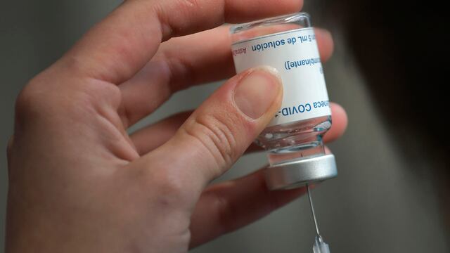 Llegó un cargamento de 400.000 dosis de AstraZeneca donadas por España (Archivo)
Foto: Orlando Pelichotti / Los Andes