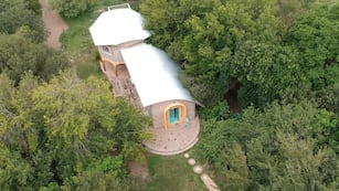 Una librería que evoca a un cuento de hadas en las Sierras de Córdoba. (Foto: Facebook)