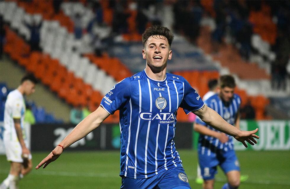Godoy Cruz ganó 2 a 1 frente a Sarmiento