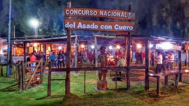 Fiesta del Asado con cuero.