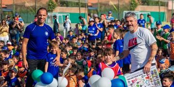 Navarro Montoya y Ariel Ortega en los festejos por los 25 años de "La Torre"