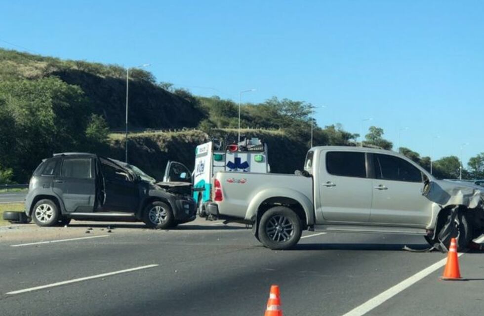Violento choque en la autopista Córdoba-Carlos Paz