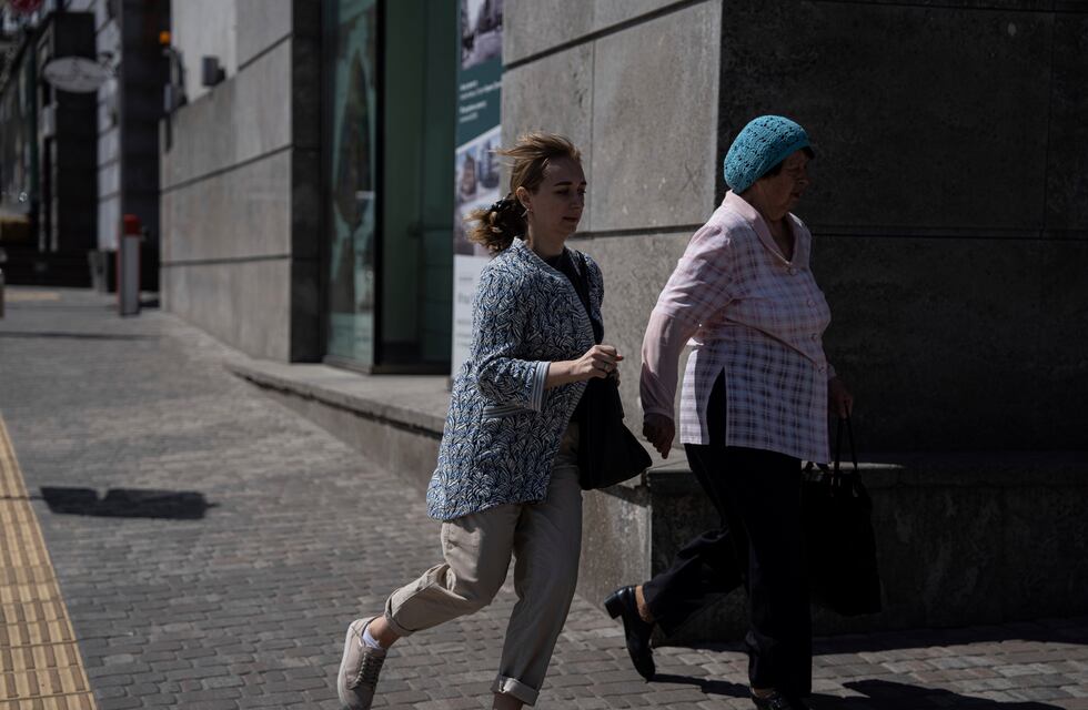 El desgarrador grito de niños huyendo de una escuela en Kiev al oír las detonaciones de misiles de Rusia