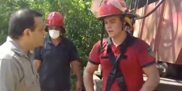 El Gobernador recorrió los incendios en Santa Ana.