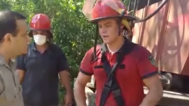 El Gobernador recorrió los incendios en Santa Ana.