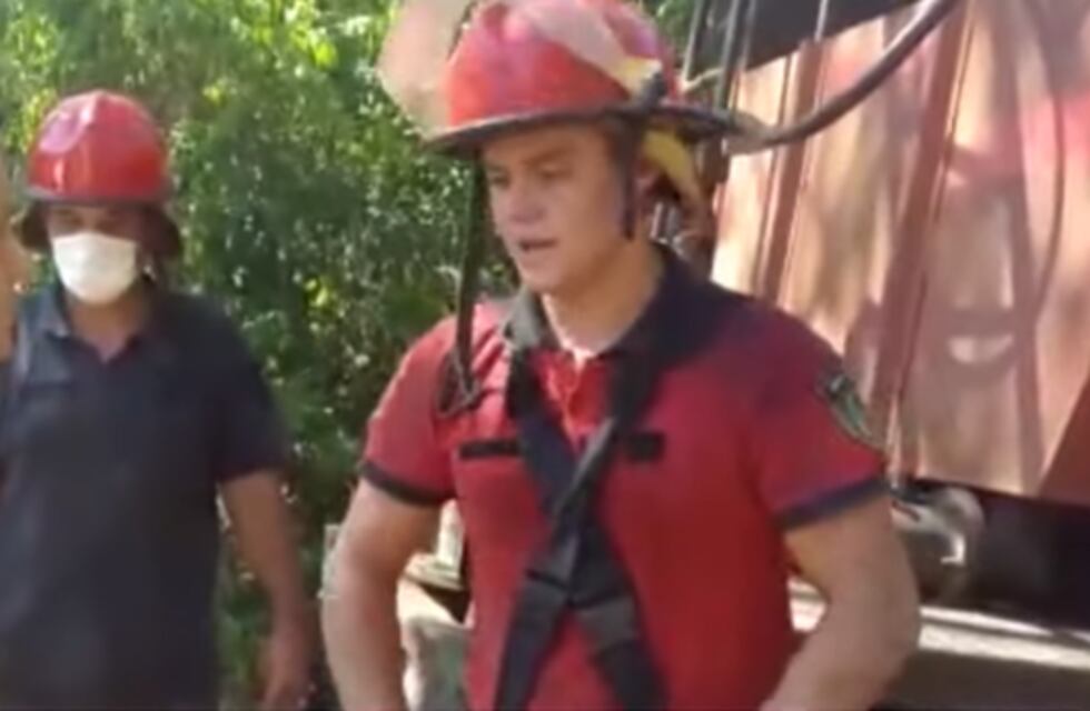 El Gobernador recorrió los incendios en Santa Ana
