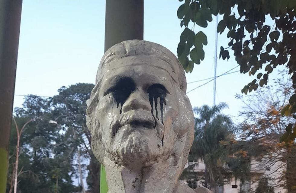 Vandalizaron monumentos en Puerto Iguazú
