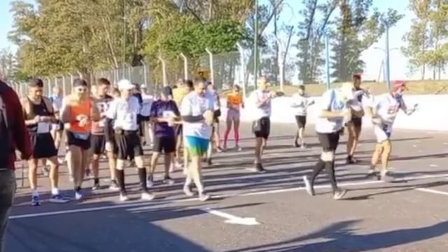 Largada de los 21 K en el Autódromo "Ciudad de Rafaela"