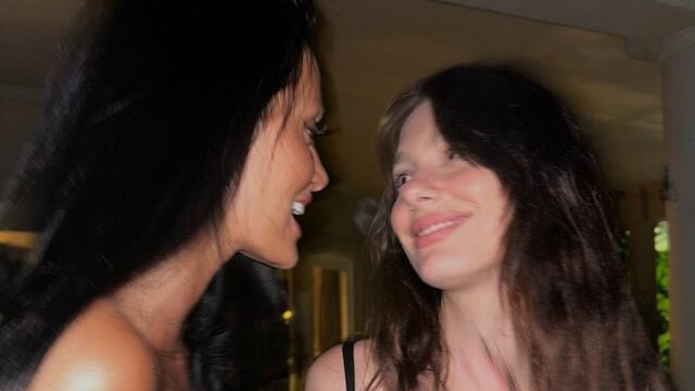 Oriana y Camila, juntas de fiesta