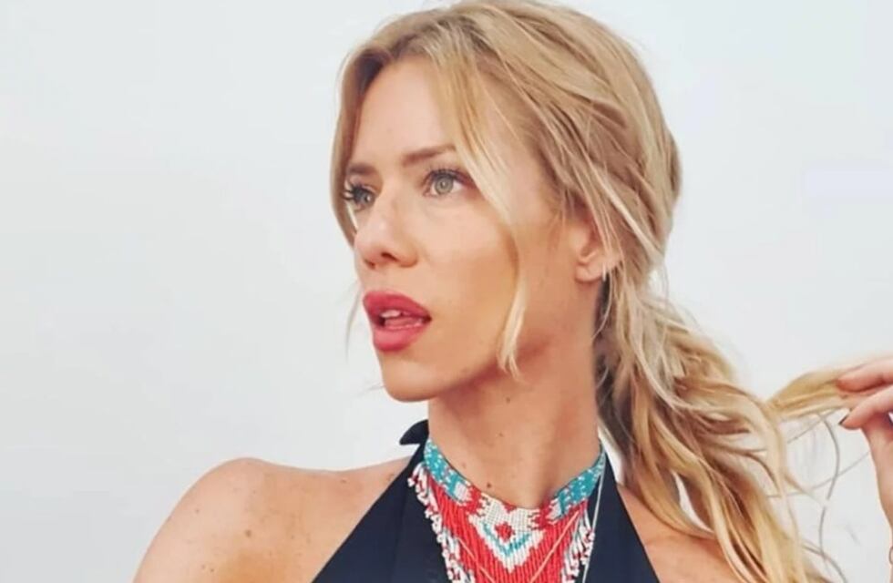 Desde la bañera, Nicole Neumann posó con bikini negra al límite: “Me quedé con ganas”