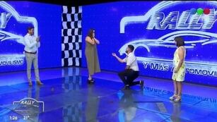 Un conductor cordobés le pidió casamiento a su novia durante su programa.