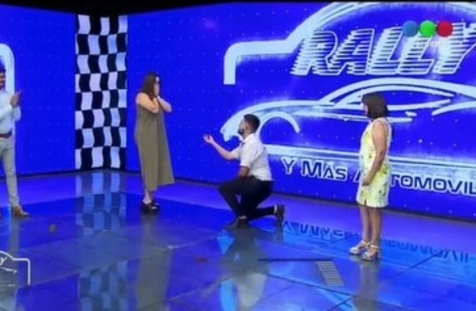 ¡En televisión!: un conductor cordobés le pidió casamiento a su novia durante su programa