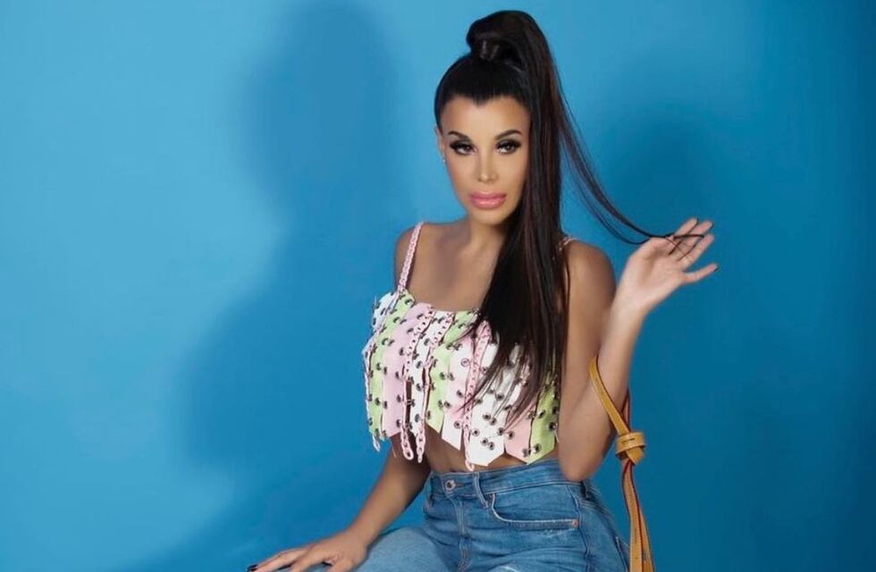 A puro estilo: estos son los accesorios infaltables que lleva Charlotte Caniggia en su cartera