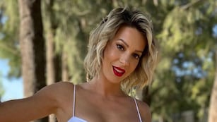 Noelia Marzol se adelantó al verano y alucinó a sus fans con una bikini muy diminuta del color de la temporada