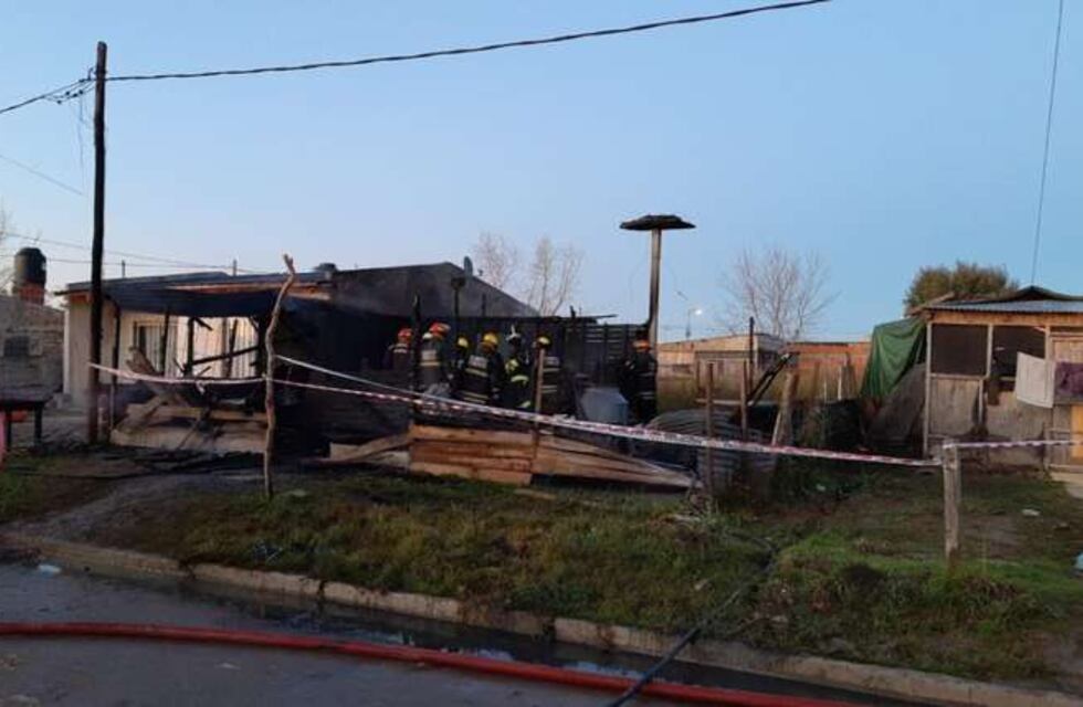 Siete muertos, entre ellos cinco niños, en un incendio en Punta Lara