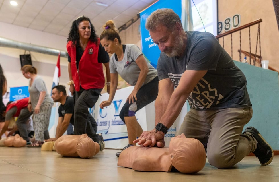 Dictan nuevos cursos gratuitos de RCP y primeros auxilios en Córdoba: cómo y a dónde anotarse
